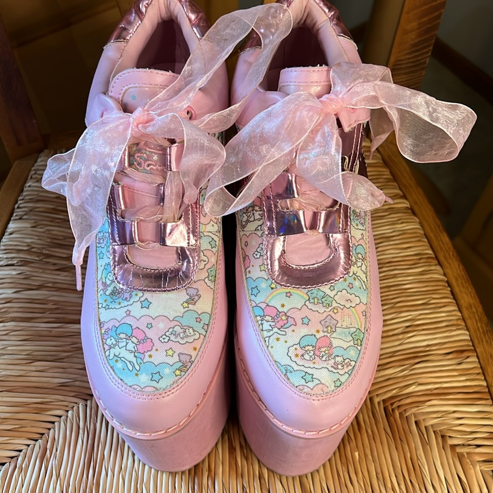 YRU Little Twin Stars Sanrio RARE platforms size 8 - Picture 3 of 12